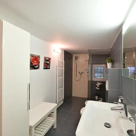 Victus Apartamenty, Lozano